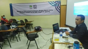 Sinkronisasi Kurikulum dengan Bisnis Online di Model Industri 4.0 di SMKN 21 Jakarta